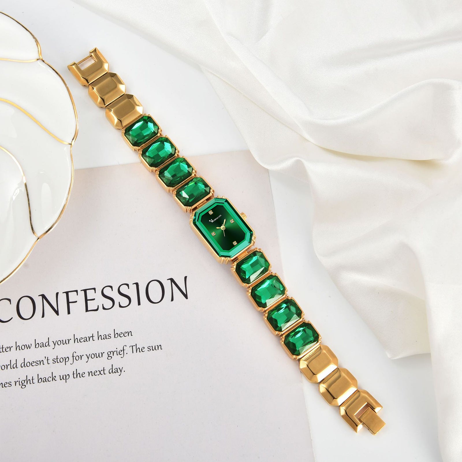 Cross-border Diamond-encrusted Fashion Women's Watch Small Green Square Dial Quartz Watch Women's Temperament Personalized Watch Women